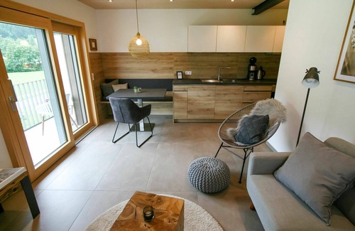 Hofstetten Apartment | Nice apartment for 2 guests with WIFI, TV and terrace
