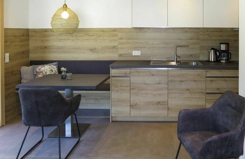 Hofstetten Apartment | Nice apartment for 2 guests with WIFI, TV and terrace