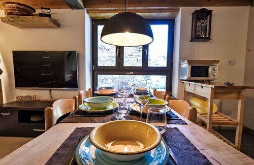 Campodolcino Apartment | Nice apartment for 5 guests with WIFI, TV and pets allowed