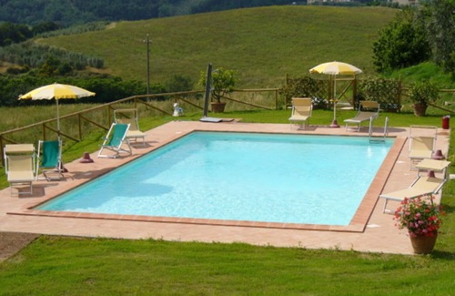 San Gimignano Apartment | Nice apartment for 4 people with pool, WIFI, A/C, pets allowed, panoramic view and parking