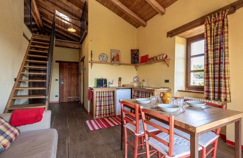 Cortemilia Apartment | Nice apartment for 18 people with pool, WIFI, patio, pets allowed and parking