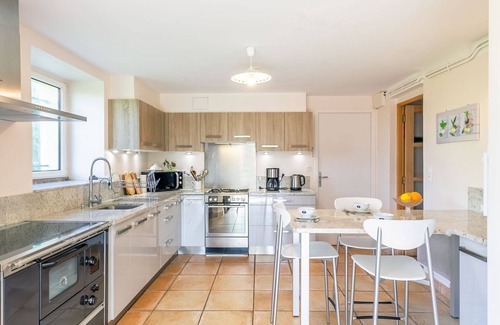 Daoulas Apartment | Nice apartment for 2 guests with WIFI, TV and pets allowed