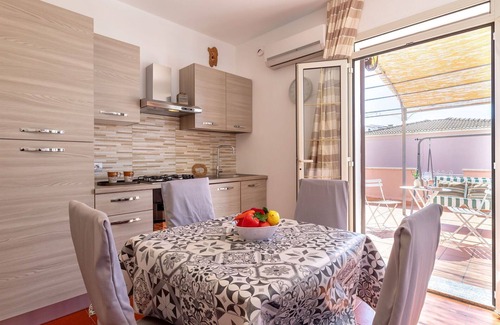 Olbia Apartment | Nice apartment for 2 guests with A/C, WIFI, TV, terrace, pets allowed and parking