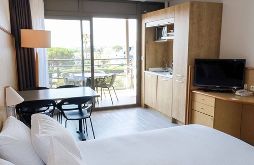 Plaine de la Brague Apartment | Nice apartment for 2 guests with A/C, WIFI, pool, TV and balcony