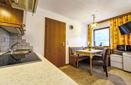 Karres Apartment | Nice apartment for 2 people with WIFI, TV, patio and pets allowed