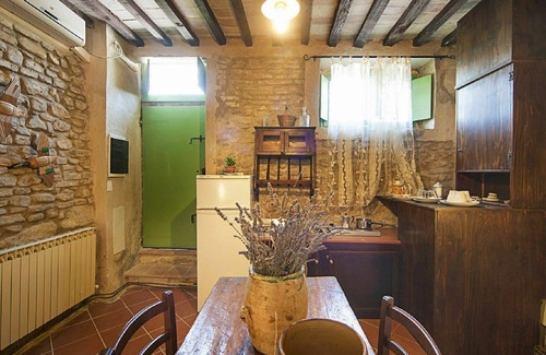 Granarola Apartment | Nice apartment for 2 people with WIFI, A/C, pool, TV, patio and pets allowed