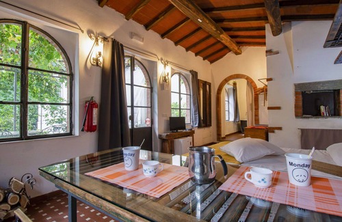 Barga Apartment | Nice apartment for 2 people with private pool, TV, patio and pets allowed