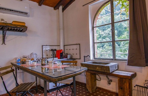 Barga Apartment | Nice apartment for 2 people with private pool, TV, patio and pets allowed
