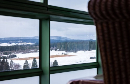 Loffingen Apartment | Nice apartment for 3 guests with pool, WIFI, TV and balcony