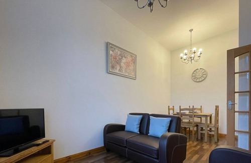 South Galson Apartment | Nice apartment for 3 guests with WIFI, TV, pets allowed and parking
