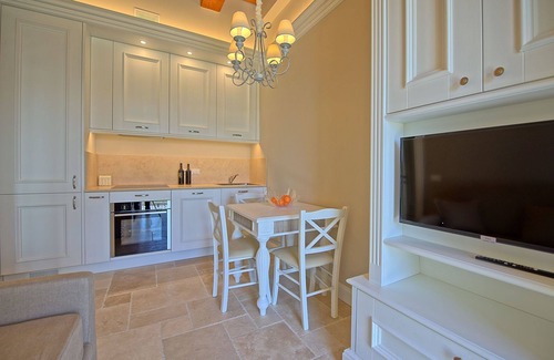 Cerreto Guidi Apartment | Nice apartment for 3 guests with pool, A/C, WIFI, TV and panoramic view