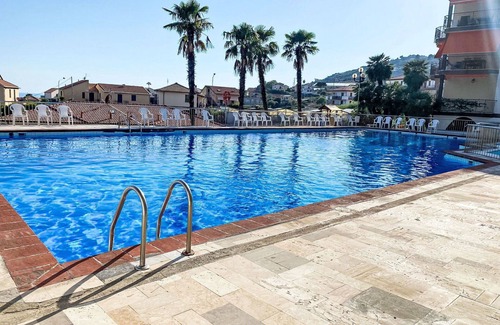 Costarainera Apartment | Nice apartment for 3 guests with pool, TV, balcony, pets allowed and parking