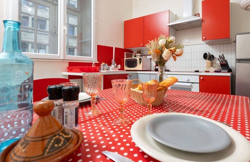 Intra Muros Apartment | Nice apartment for 3 people with WIFI, TV and terrace