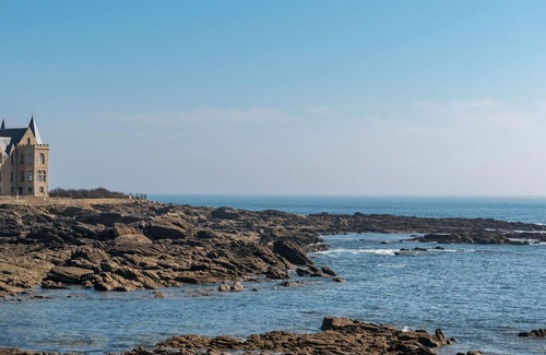 Morbihan Apartment | Nice apartment for 3 people with WIFI, TV, balcony, pets allowed and parking