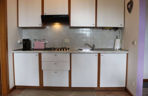 Colà Di Lazise Apartment | Nice apartment for 3 people with pool, A/C, TV, balcony and pets allowed