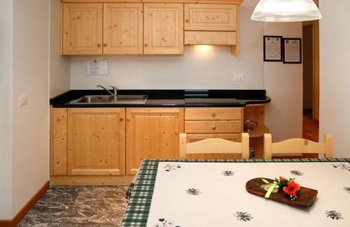 Raveo Apartment | Nice apartment for 3 people with WIFI, TV, patio, pets allowed and parking