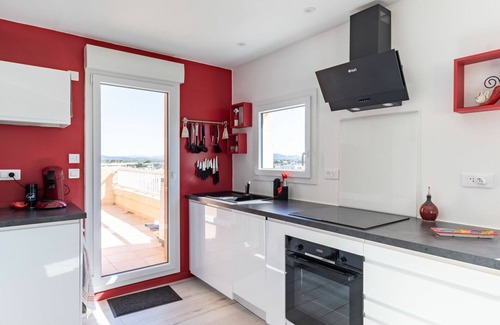 Le Pradet Apartment | Nice apartment for 4 guests with A/C, WIFI, TV, terrace, panoramic view and parking