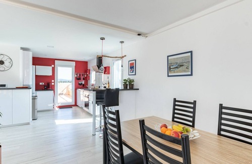 Le Pradet Apartment | Nice apartment for 4 guests with A/C, WIFI, TV, terrace, panoramic view and parking