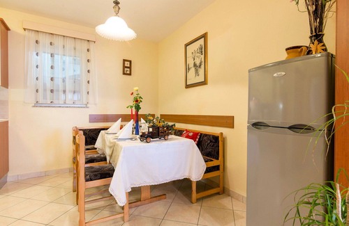 Mosenice Apartment | Nice apartment for 4 guests with WIFI, A/C, TV and patio