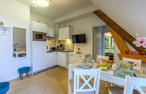 Baden Apartment | Nice apartment for 4 guests with WIFI, pool, TV, balcony and panoramic view