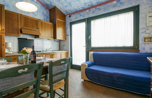 Vicopelago Apartment | Nice apartment for 4 guests with A/C, pool, TV, patio, pets allowed and panoramic view