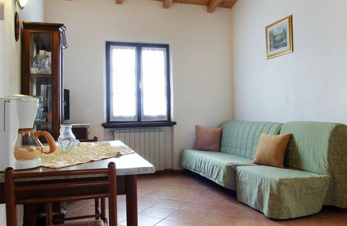 Voiandes Apartment | Nice apartment for 4 guests with pool, WIFI, TV, patio and pets allowed