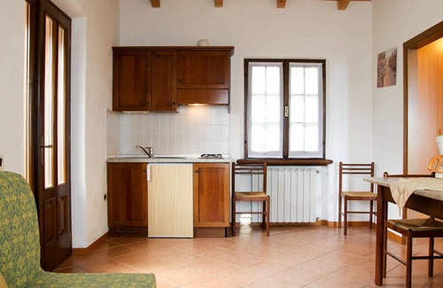 Voiandes Apartment | Nice apartment for 4 guests with pool, WIFI, TV, patio and pets allowed
