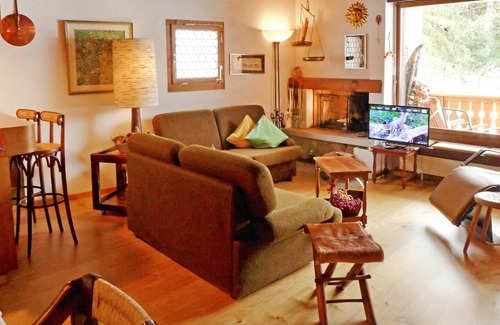 Surlej Apartment | Nice apartment for 4 guests with WIFI, TV, balcony, pets allowed, panoramic view and parking