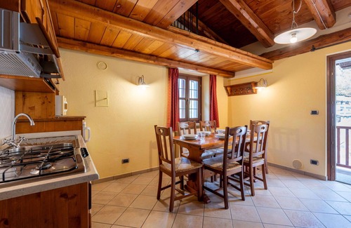 Sampeyre Apartment | Nice apartment for 4 guests with WIFI, pool, TV, terrace and parking