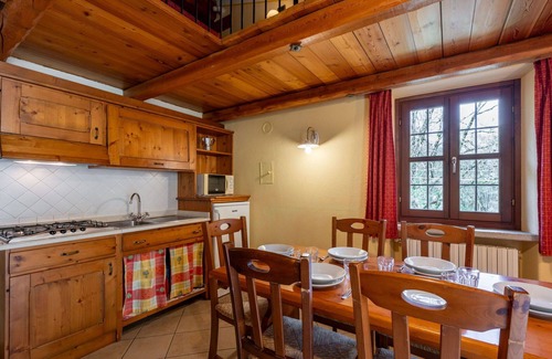 Sampeyre Apartment | Nice apartment for 4 guests with WIFI, pool, TV, terrace and parking
