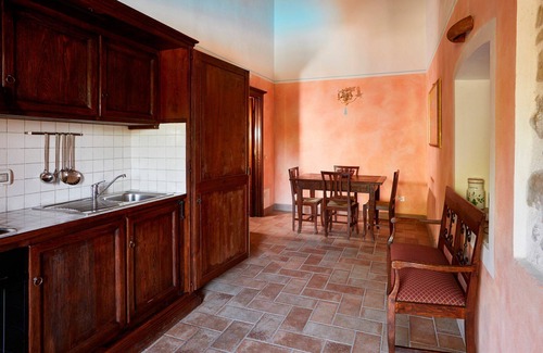 San Brizio Apartment | Nice apartment for 4 people with pool, WIFI, TV, balcony and pets allowed, close to Spoleto