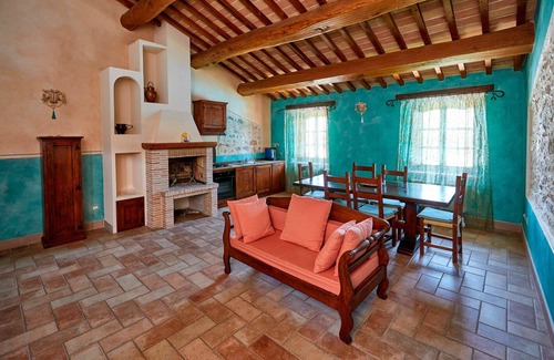 San Brizio Apartment | Nice apartment for 4 guests with pool, WIFI, TV and pets allowed, close to Spoleto
