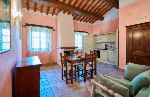 San Brizio Apartment | Nice apartment for 4 people with pool, WIFI, TV, pets allowed and parking, close to Spoleto