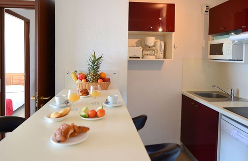Ajaccio Apartment | Nice apartment for 4 people with WIFI, A/C, pool, TV, terrace and pets allowed