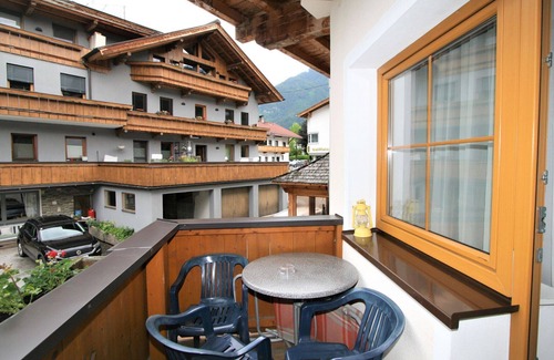 Stummerberg Apartment | Nice apartment for 4 people with pool, WIFI, TV, balcony and pets allowed