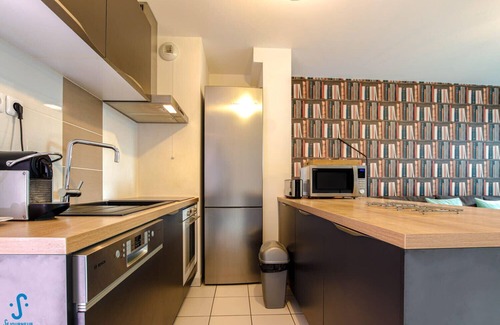 Bassins a Flot Apartment | Nice apartment for 4 with parking, near Cité du Vin