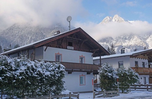 Weidach Apartment | Nice apartment for 5 guests with WIFI, TV, terrace and pets allowed