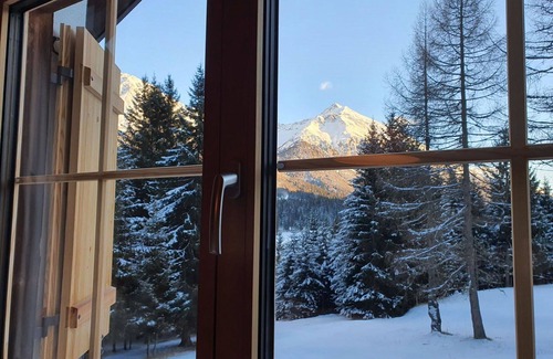 Valbella Apartment | Nice apartment for 5 people with WIFI, TV, balcony and pets allowed