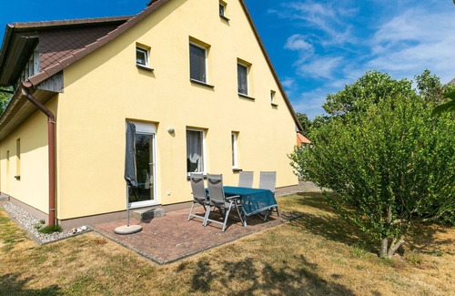 Ummanz Apartment | Nice apartment for 5 guests with WIFI, TV and patio