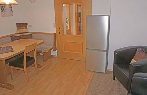 Flirsch Apartment | Nice apartment for 5 guests with WIFI, TV, patio and pets allowed