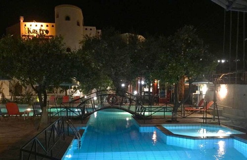 Mirtos Apartment | Nice apartment for 5 people with pool, WIFI, A/C, hot tub, TV, terrace and parking