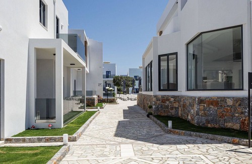 Gournai Apartment | Nice apartment for 5 guests with A/C, WIFI, pool, TV, balcony and parking