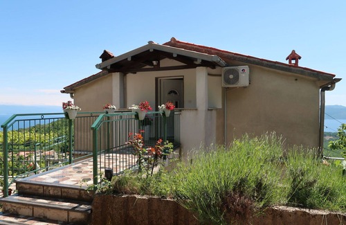 Martina Apartment | Nice apartment for 5 people with private pool, WIFI, A/C, TV and terrace
