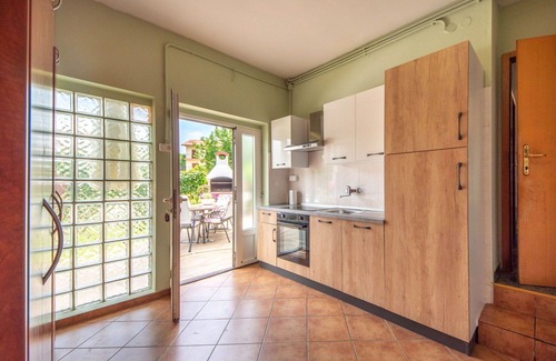 Cikovici Apartment | Nice apartment for 5 people with A/C, hot tub, WIFI, TV, terrace and parking