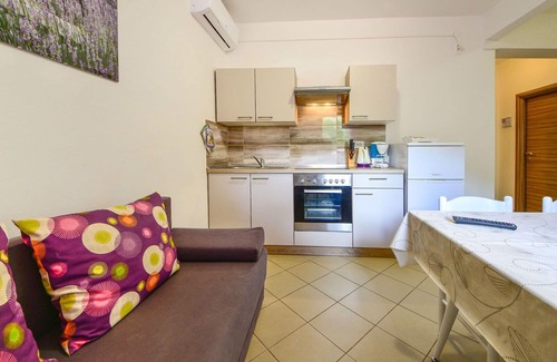 Sibinj Krmpotski Apartment | Nice apartment for 5 people with WIFI, A/C, TV and terrace