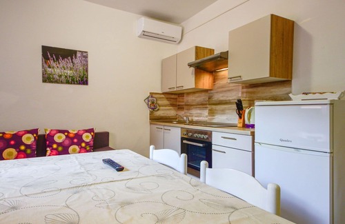 Sibinj Krmpotski Apartment | Nice apartment for 5 people with WIFI, A/C, TV and terrace