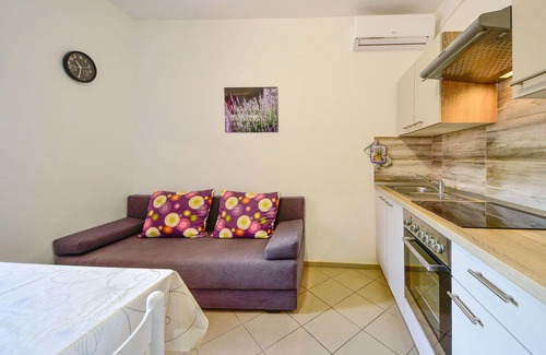 Sibinj Krmpotski Apartment | Nice apartment for 5 people with WIFI, A/C, TV and terrace