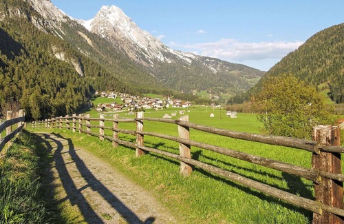 Sankt Anton am Arlberg Apartment | Nice apartment for 6 guests with WIFI, TV, balcony and parking