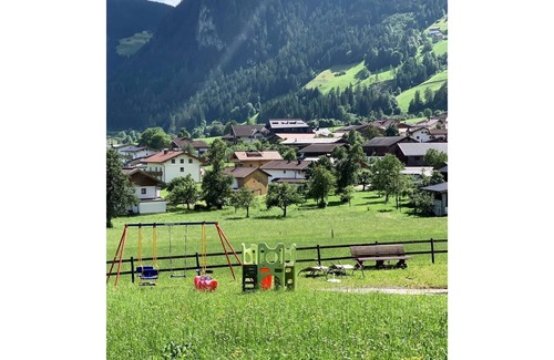 Schwendau Apartment | Nice apartment for 6 guests with WIFI, TV, balcony, pets allowed and parking