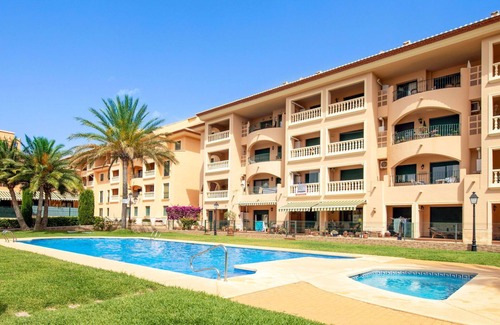 Aduanas Apartment | Nice apartment for 6 guests with A/C, pool, TV and balcony